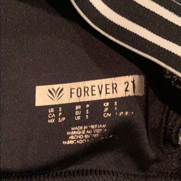 Abstract print sports bra - Picture 5 of 5